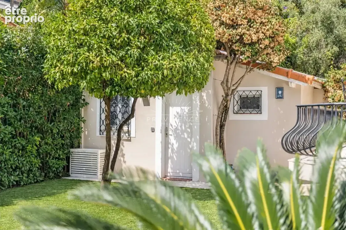 Cannes Basse Californie : Villa de caractère avec jardin, proche Croisette - photo 17