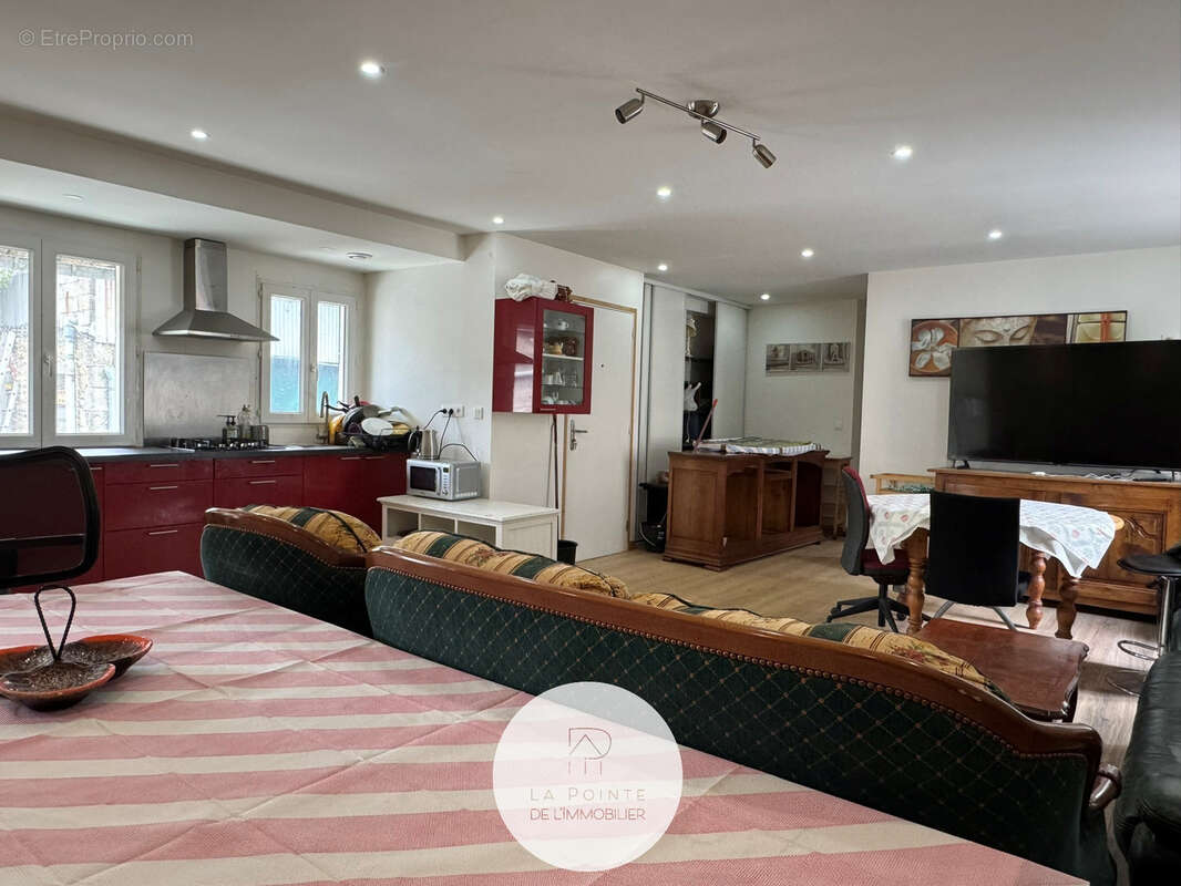 Appartement à QUINTIN