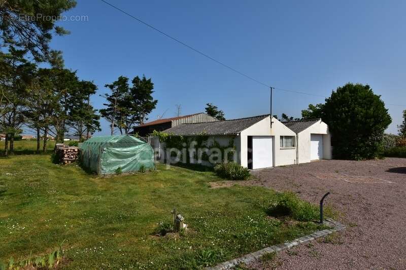 Maison à BEAUVOIR-SUR-MER