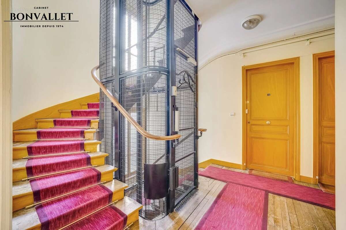 Appartement à PARIS-15E