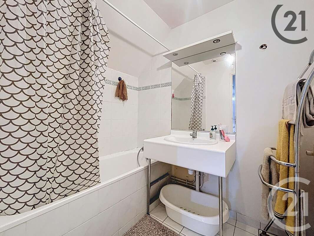 Maison à SAVIGNY-LE-TEMPLE