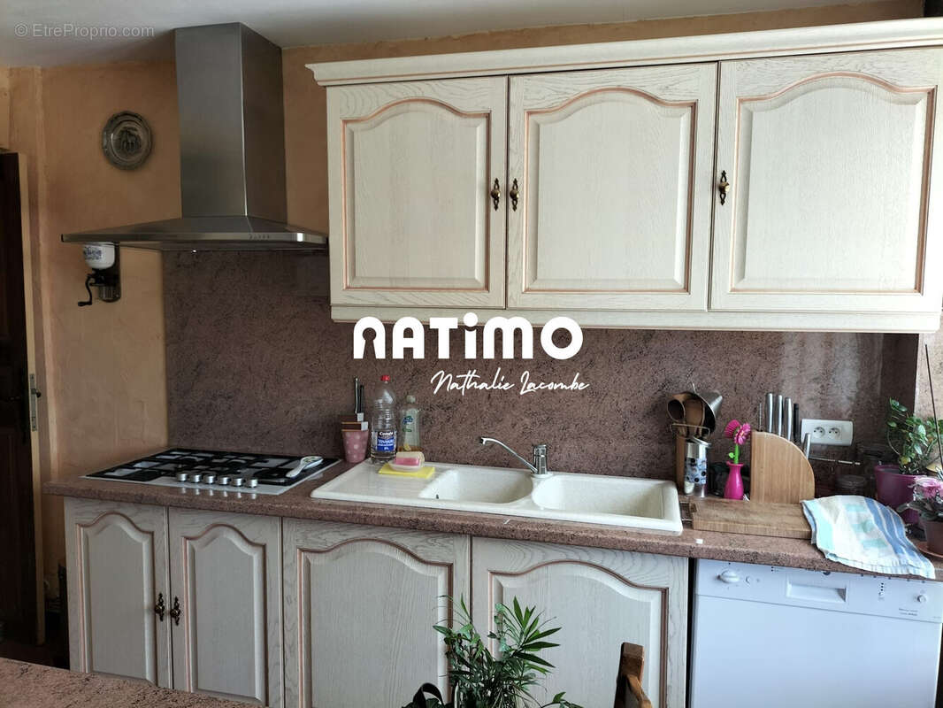 Maison à LA ROCHE-EN-BRENIL