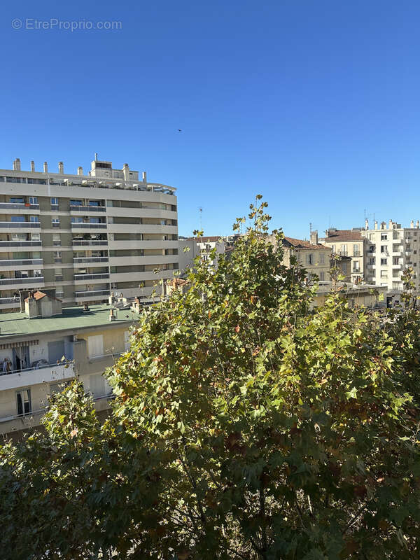 Appartement à MARSEILLE-5E