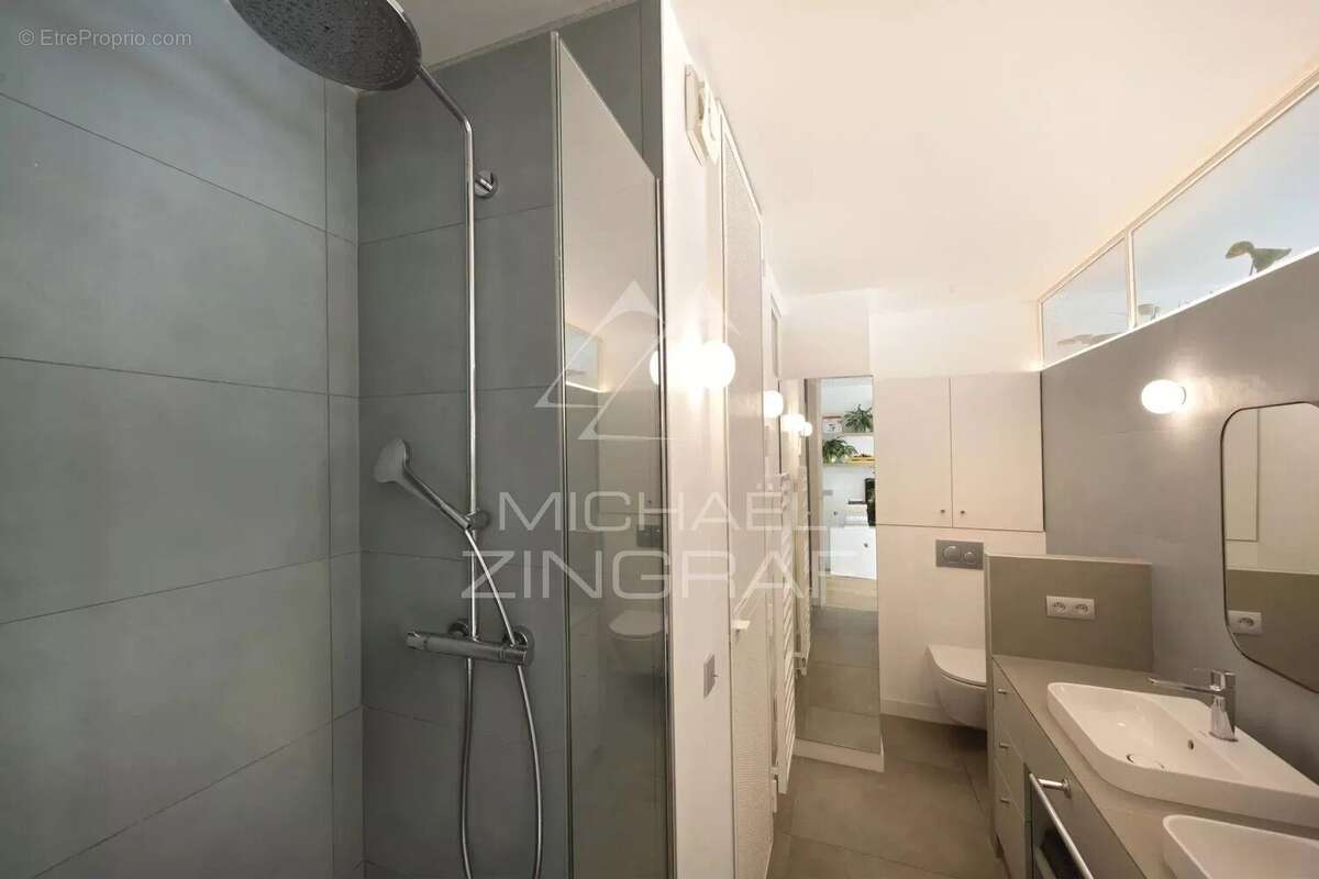 Appartement à PARIS-7E