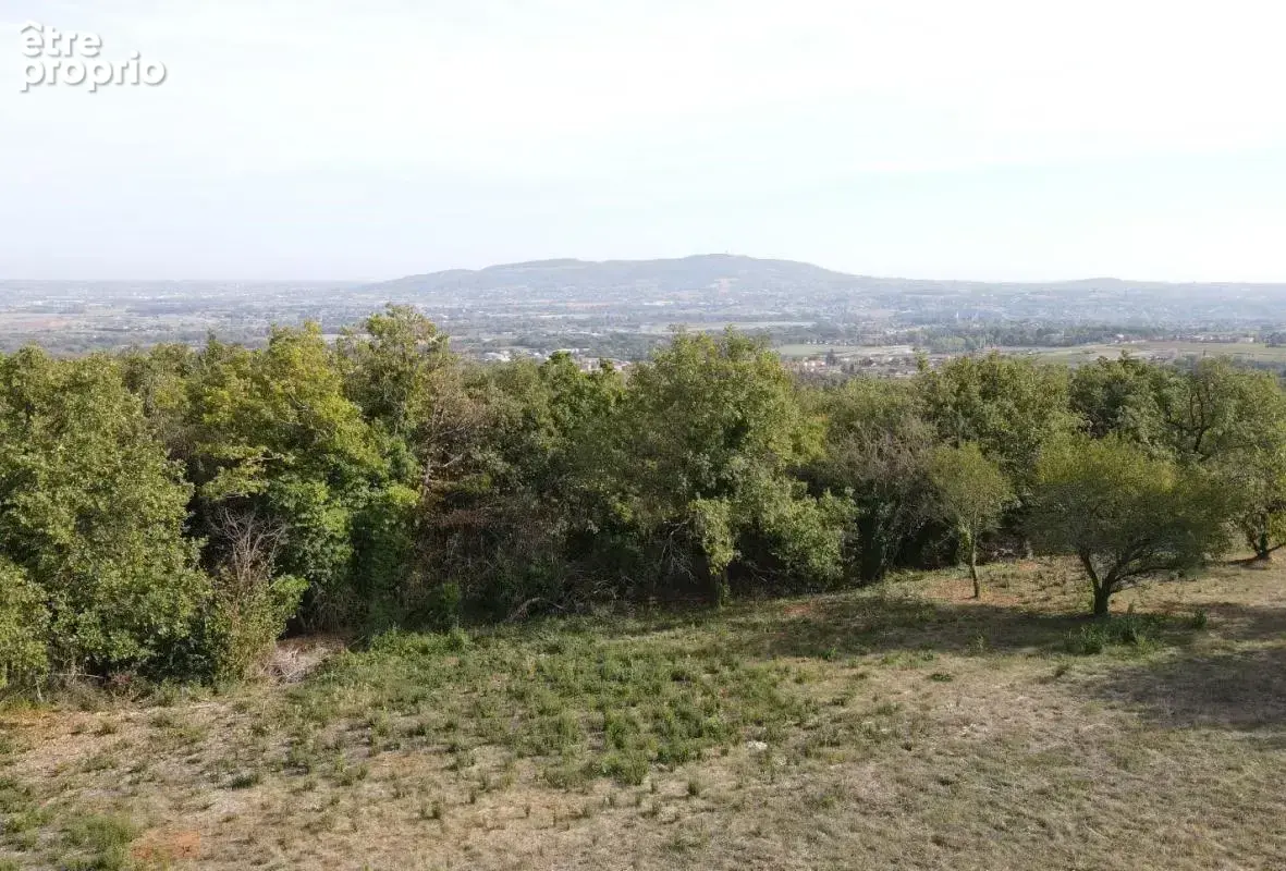 Terrain à MARCY