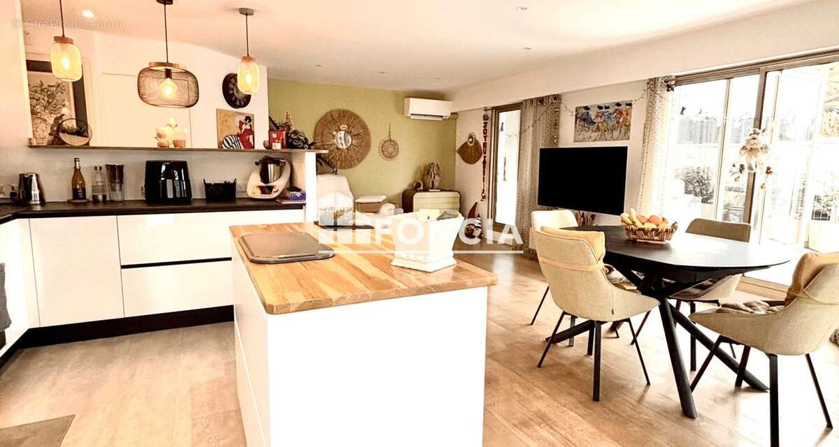 Appartement à MANDELIEU-LA-NAPOULE
