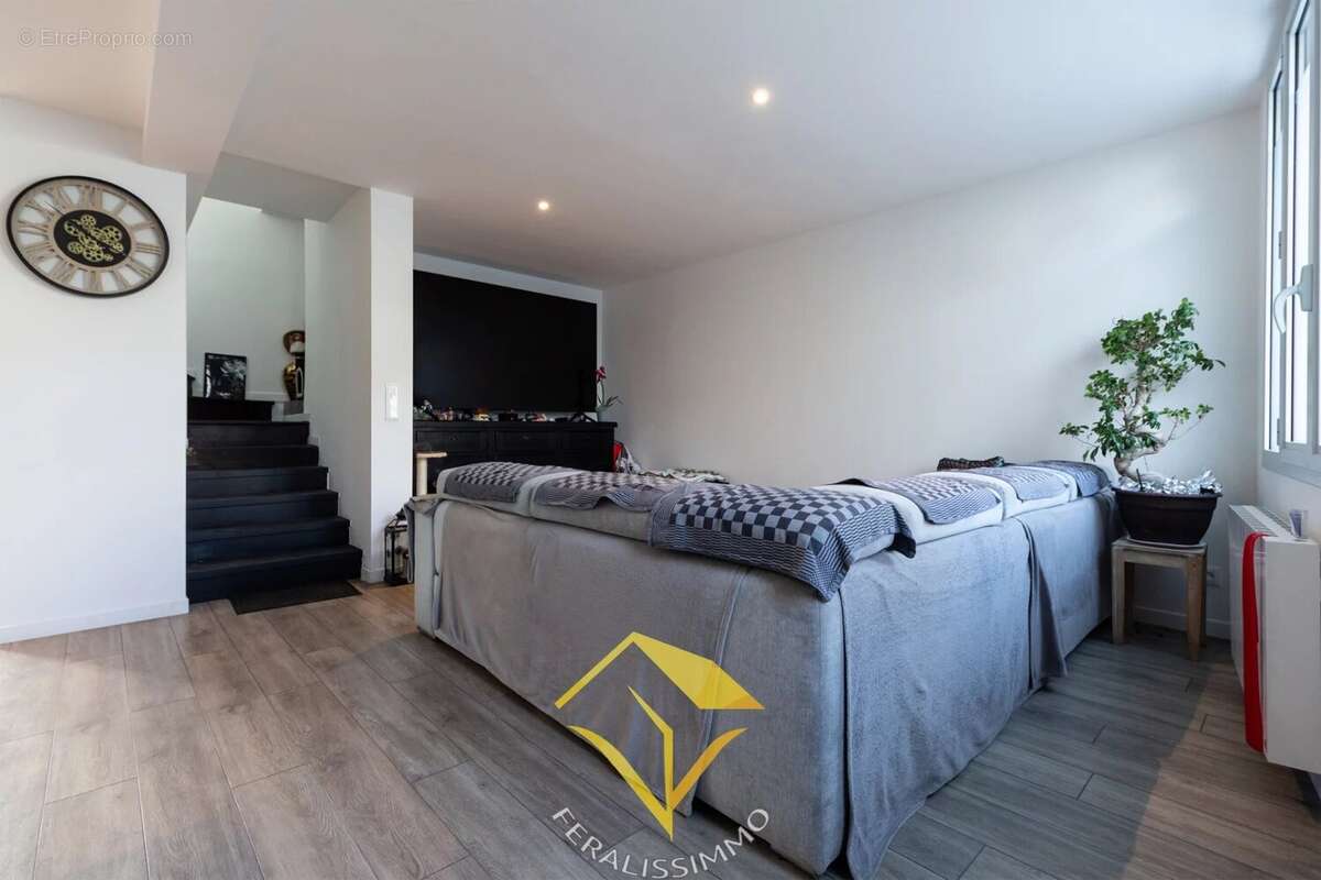 Maison à COURDIMANCHE