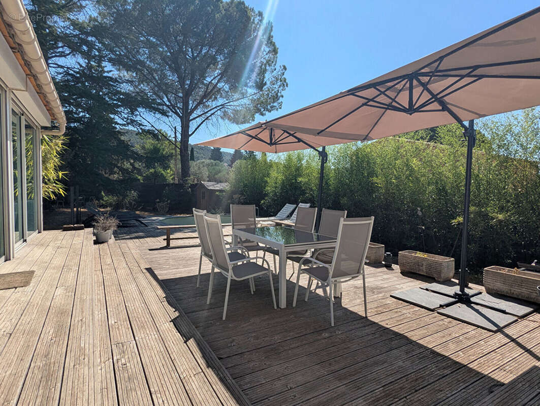 Maison à VILLECROZE