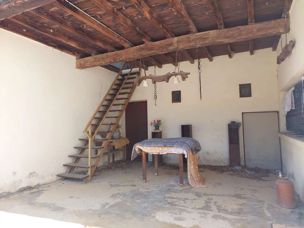 Maison à MONTESQUIEU-VOLVESTRE