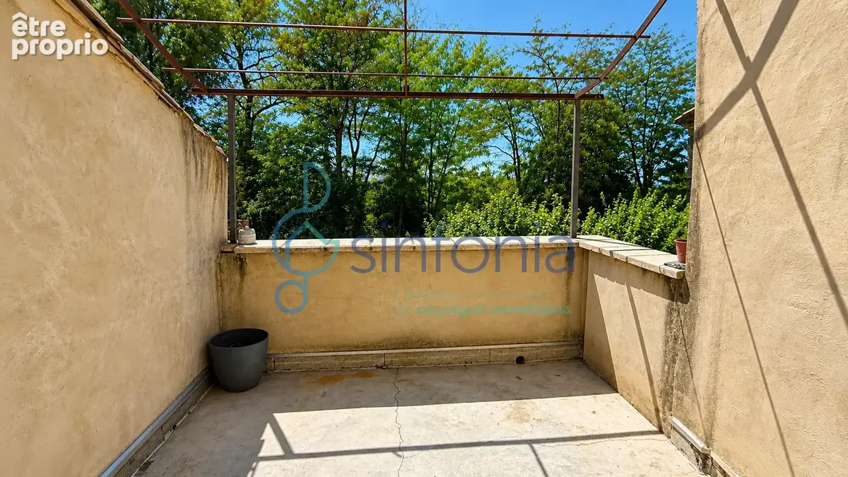 Charmante maison de village rénovée avec jardin, terrasse, grand garage et caves voûtées - photo 4