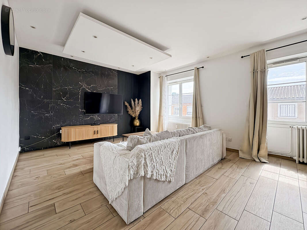 Appartement à PONT-EVEQUE
