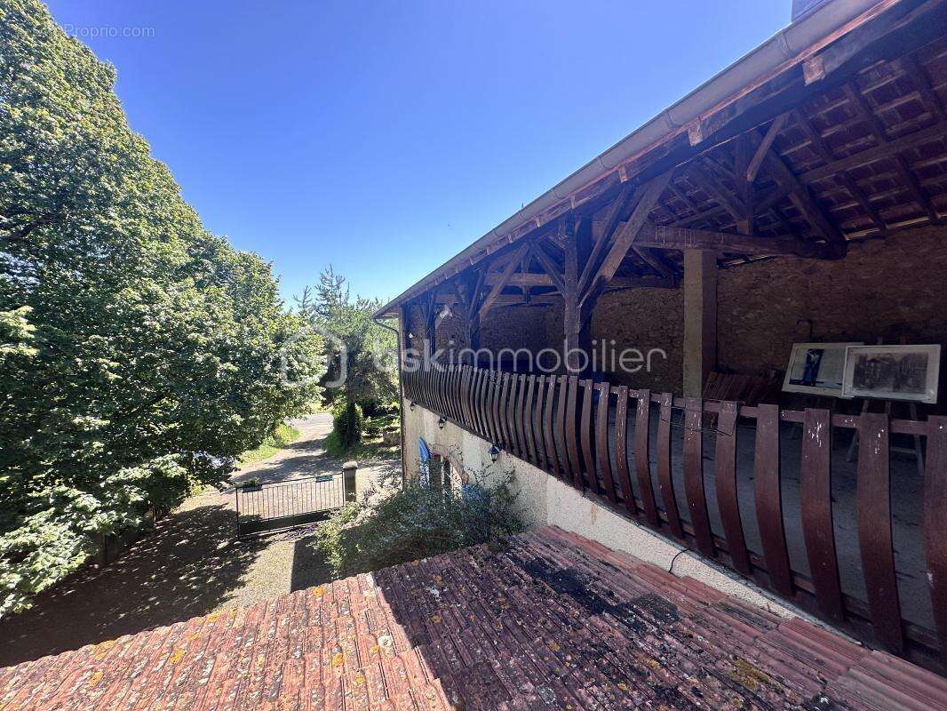 Superbe domaine gersois avec deux maisons, idéale pour de la location ou pour une activité type chambre d'hôtes ou autre - photo 8