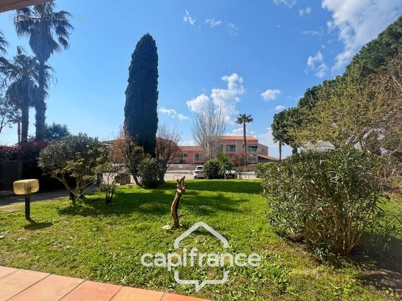 Commerce à LA LONDE-LES-MAURES