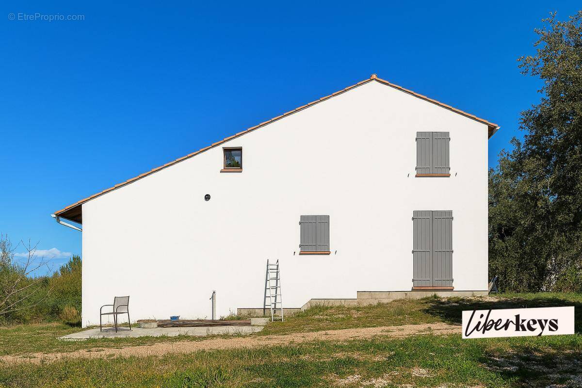 Maison à FOX-AMPHOUX