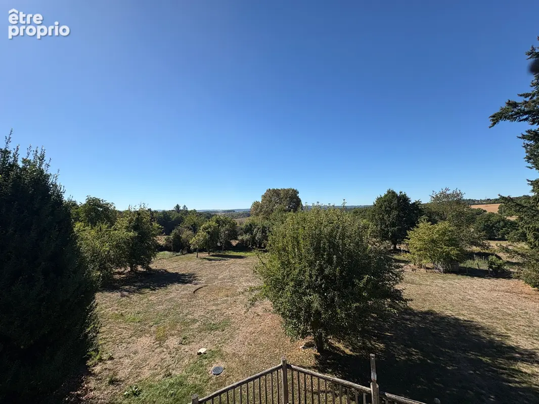 Belle propriété avec près de 3 hectares de terrain sur la commune de Champnetery - photo 7