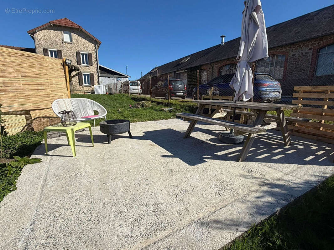 Maison à CHATEAUPONSAC