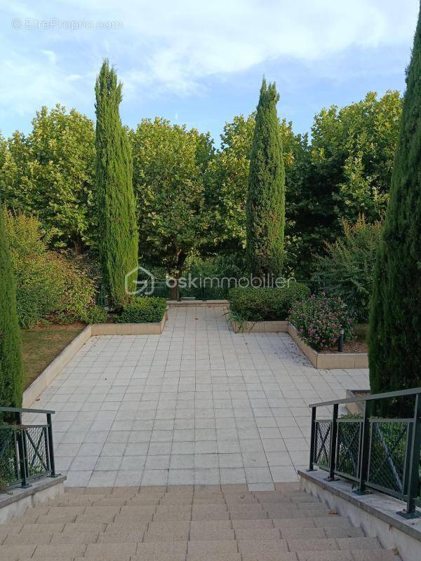 Appartement à LE PLESSIS-ROBINSON