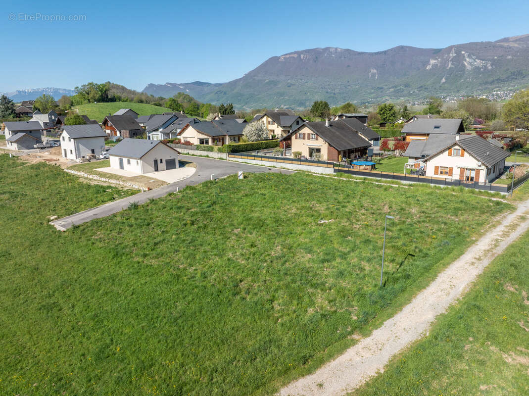 Terrain à CHAMOUSSET