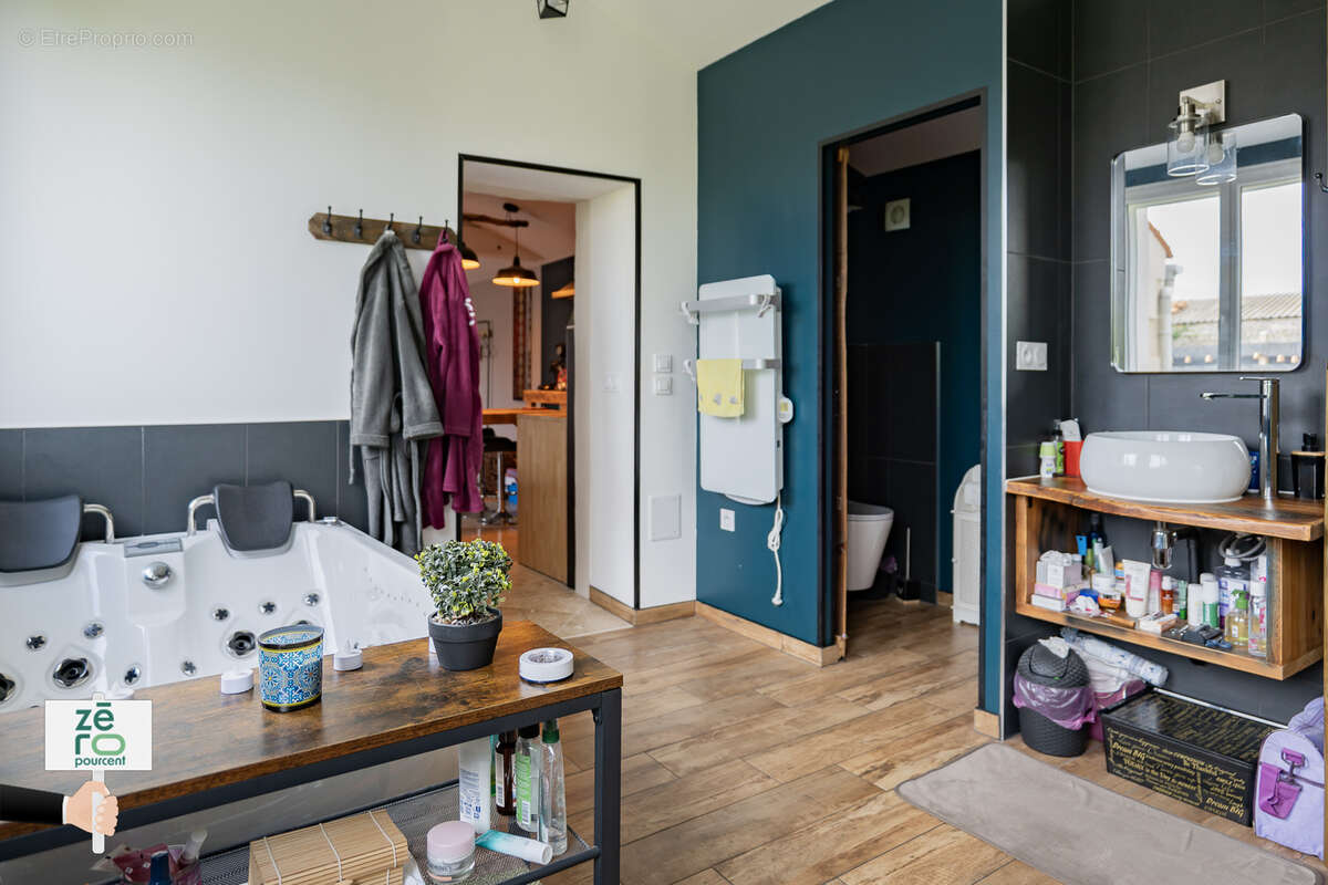 Maison à MOUZEUIL-SAINT-MARTIN