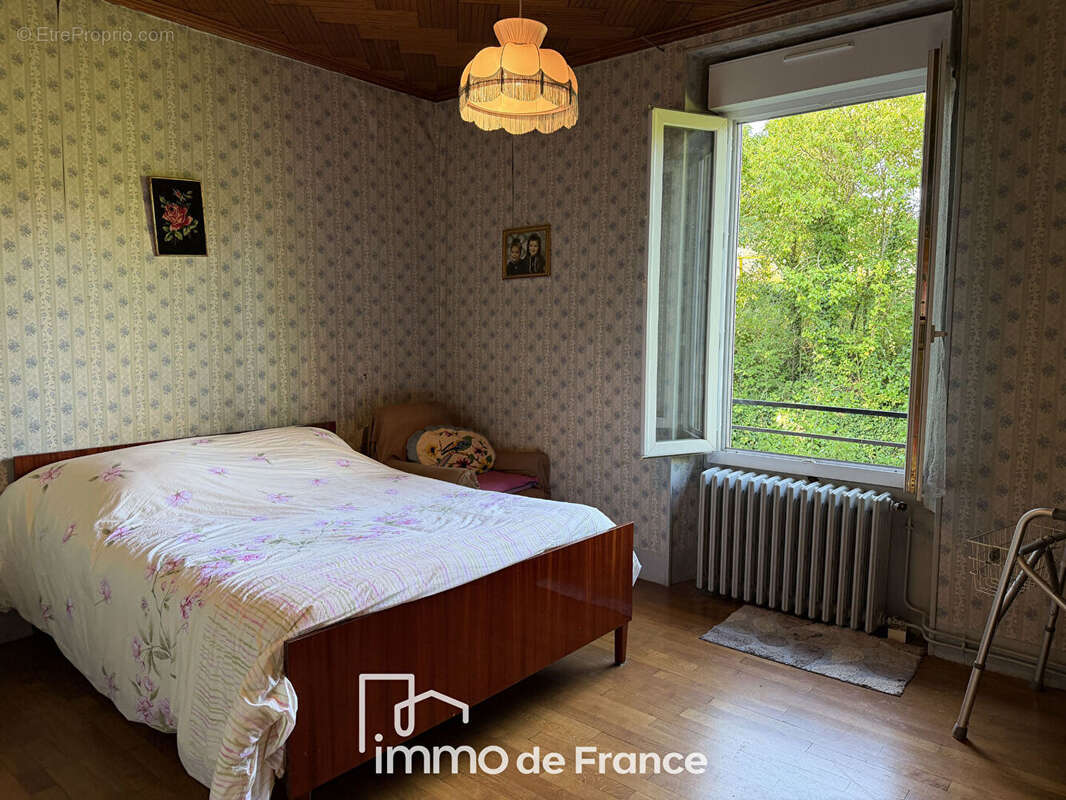 Decazeville- Maison T4 avec garage,atelier-jardin- EXCLUSIVITE - photo 8