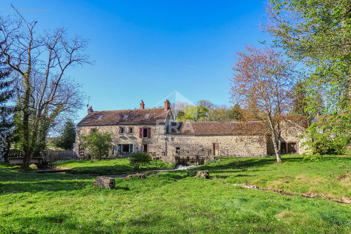 Maison à DORMELLES