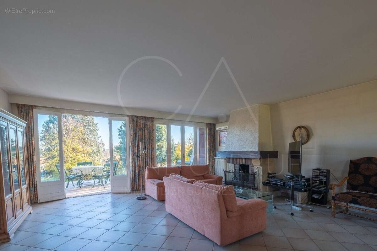 Maison à TASSIN-LA-DEMI-LUNE