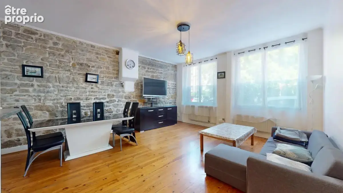 Croix-Rousse / Gros caillou - Superbe Duplex de 122m² ! - photo 2