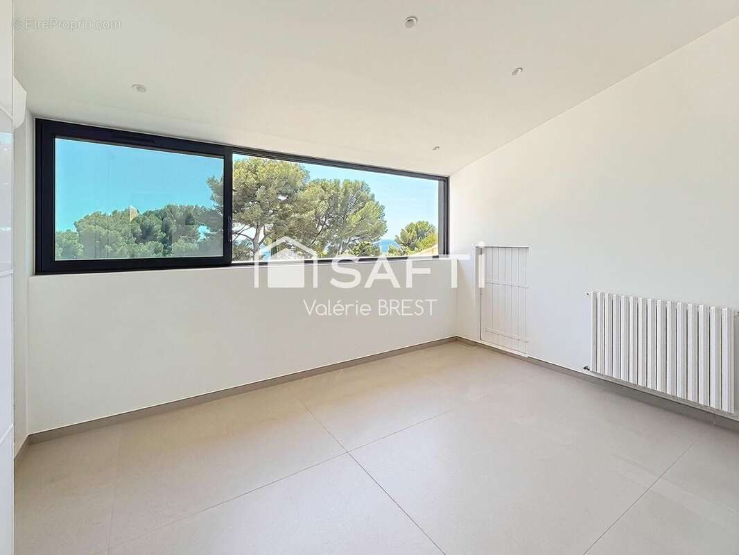 Maison 210 m² à Carry-Le-Rouet  - photo 8