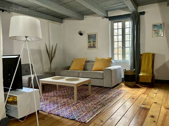 Vieux Cahors -Maison T4 de ville  rénovée avec Charme et meublée - photo 2