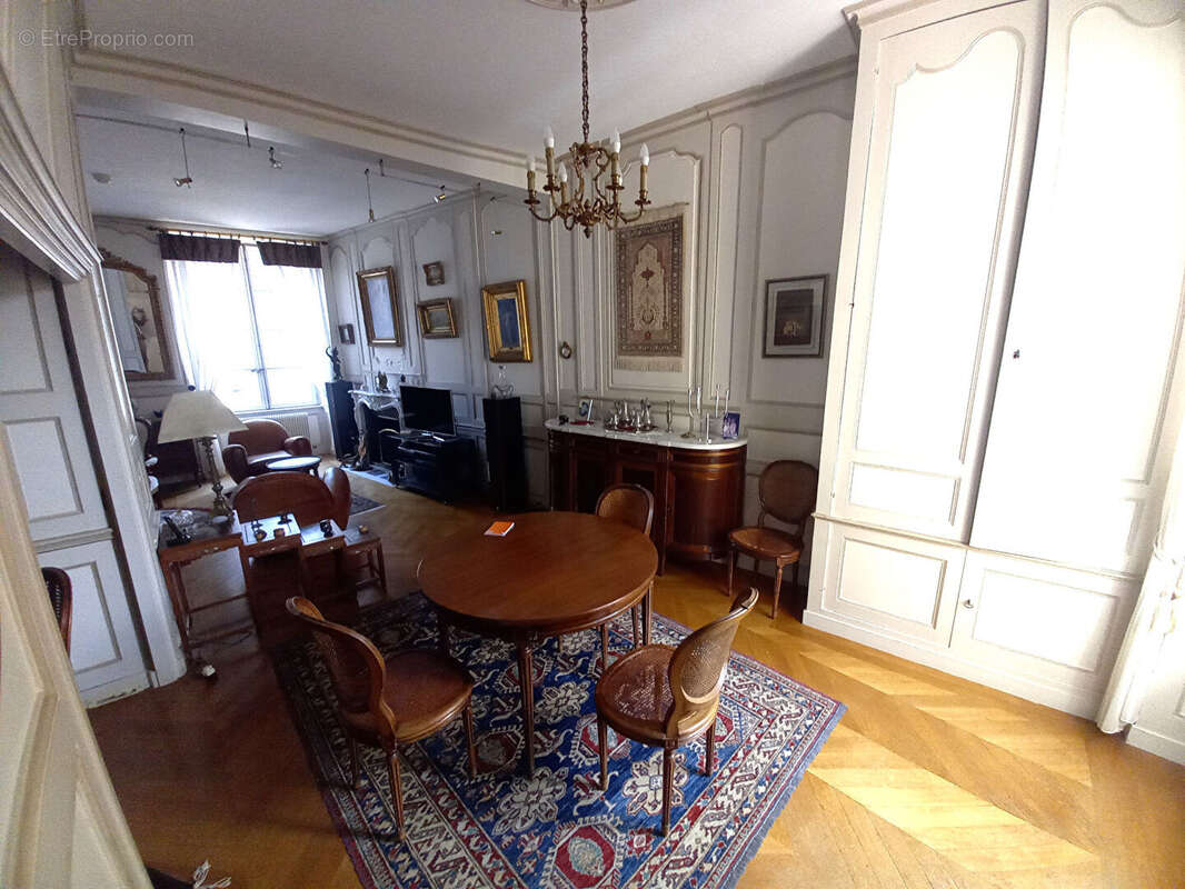 Appartement à FOUGERES