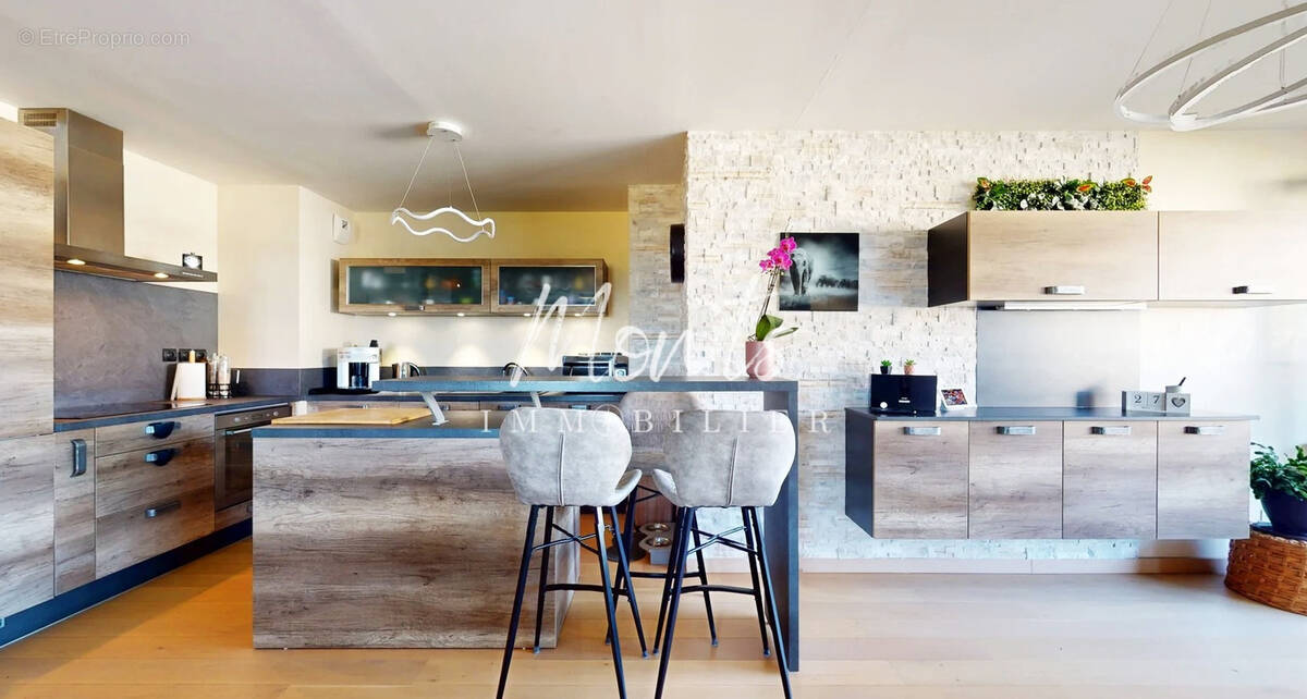 Appartement à VIRY