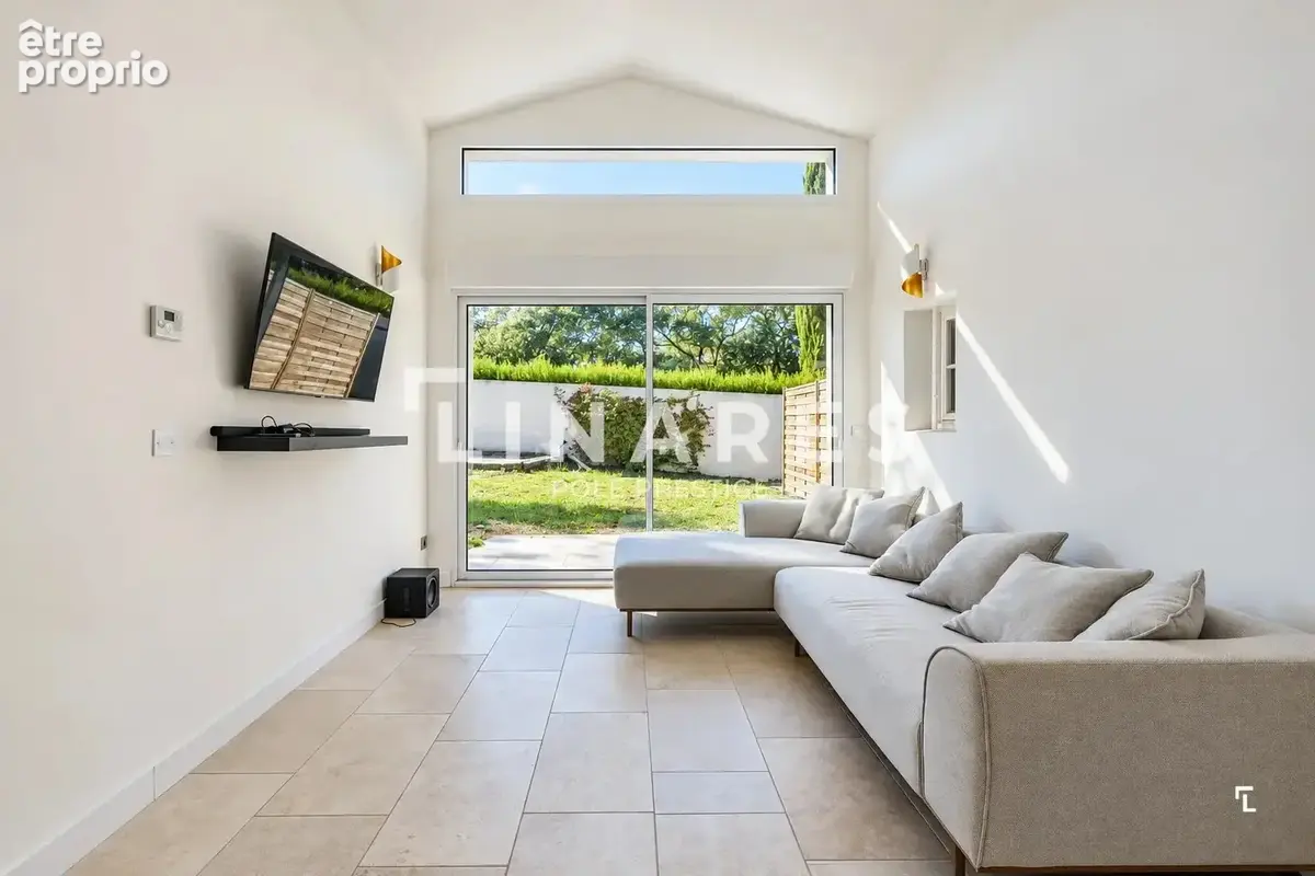LES BASTIDES – Maison plain-pied de 150m2 - Piscine - Terrain 2000m2 - 13100 Aix-en-Provence/Puyricard - photo 12