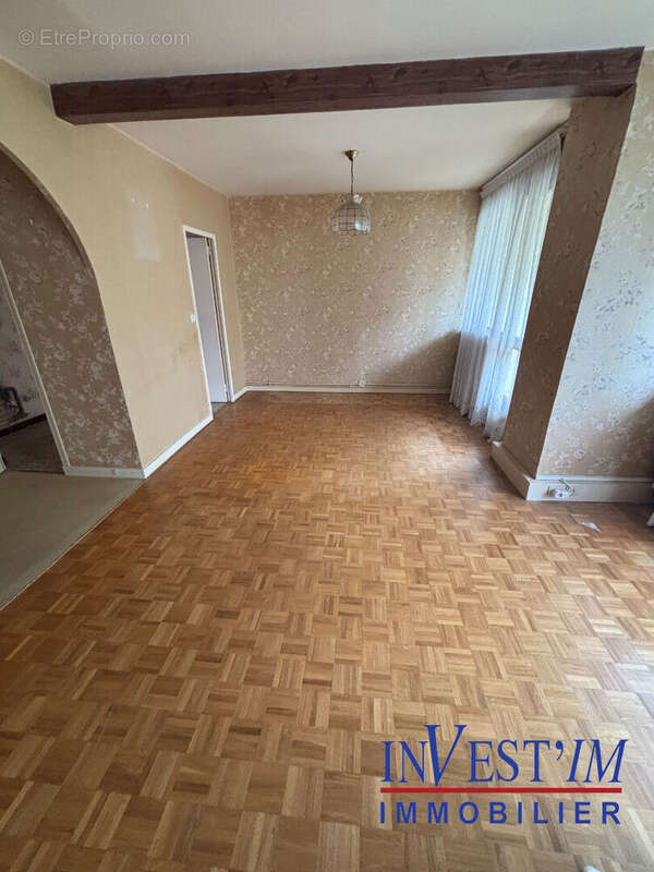 Appartement à SAINT-GENIS-LAVAL
