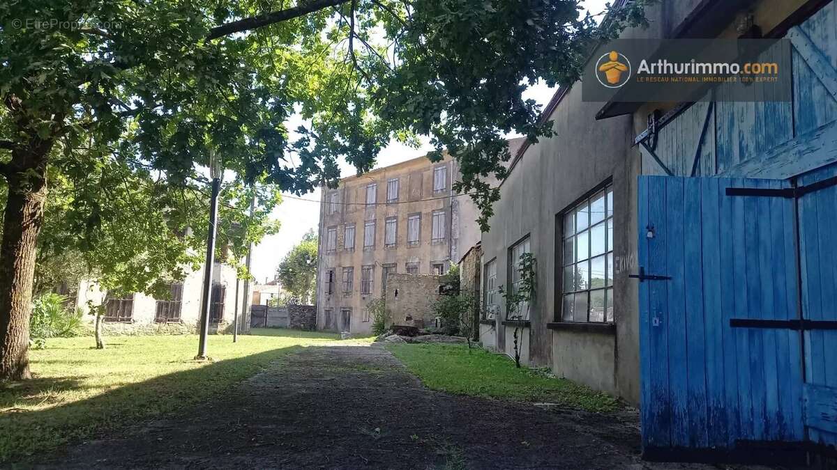 Maison à SAINTE-COLOMBE-SUR-L&#039;HERS