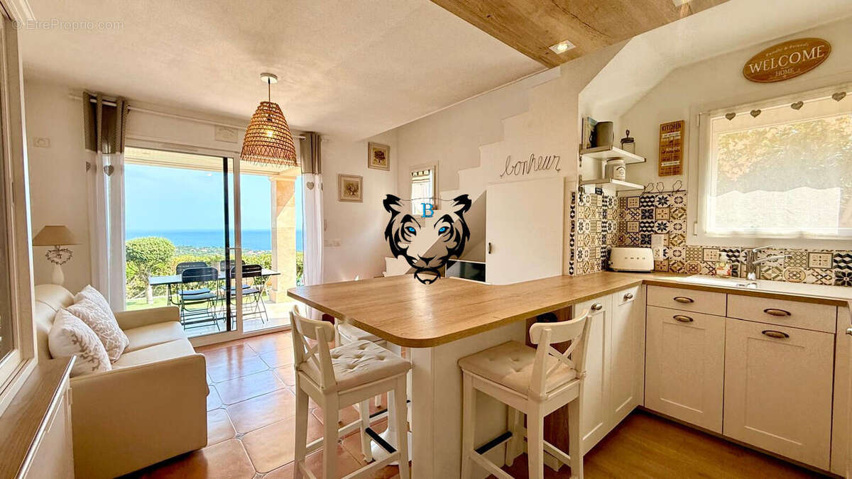 Maison à LES ISSAMBRES