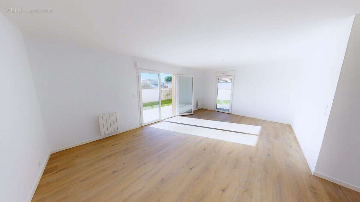 Appartement à FOURAS