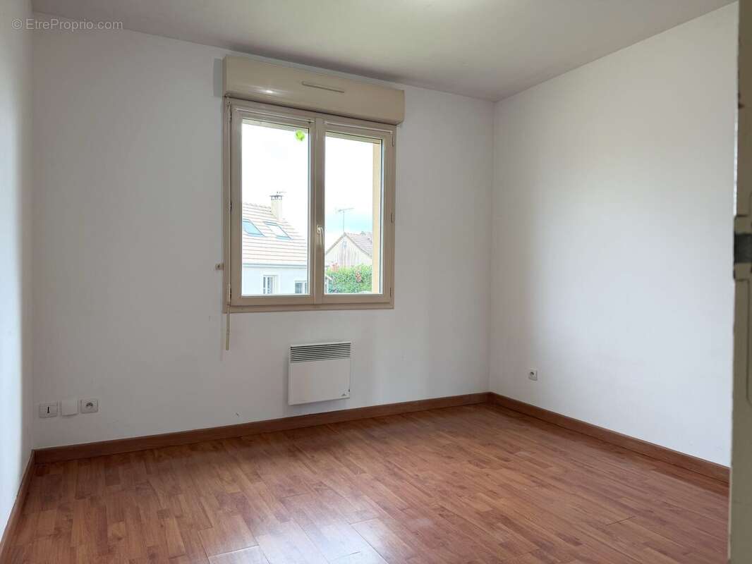 Chambre 1 - Maison à CONNERRE