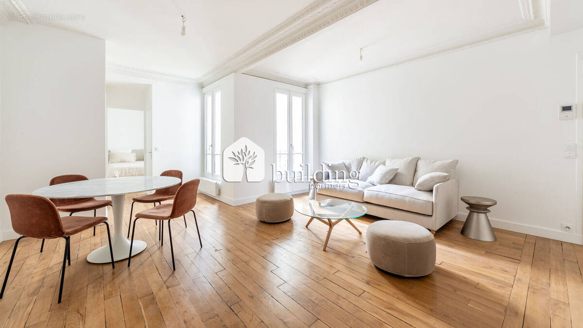 Appartement à PARIS-7E