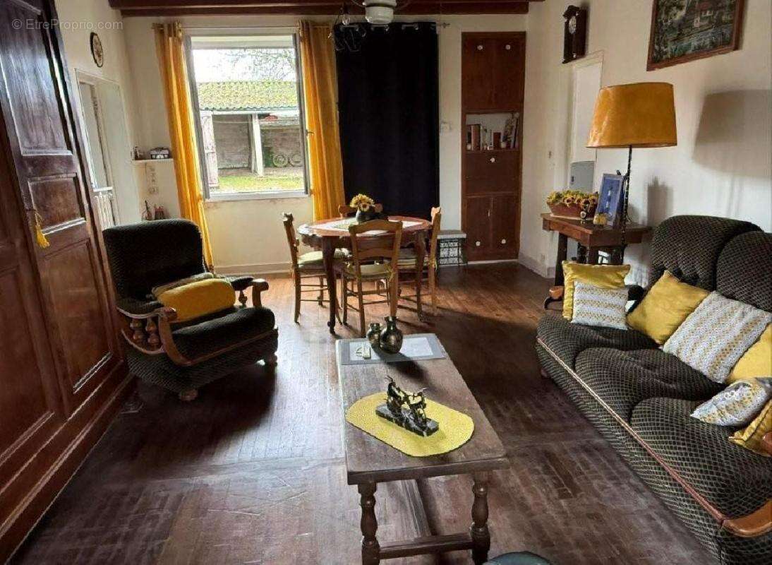 Maison à SAUZE-VAUSSAIS