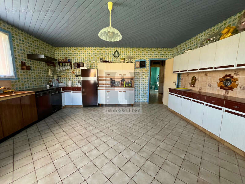 Maison à VERNOU-LA-CELLE-SUR-SEINE