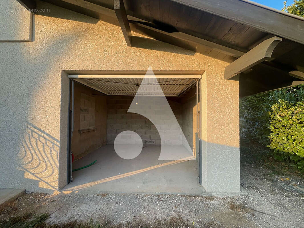 Appartement à REYRIEUX