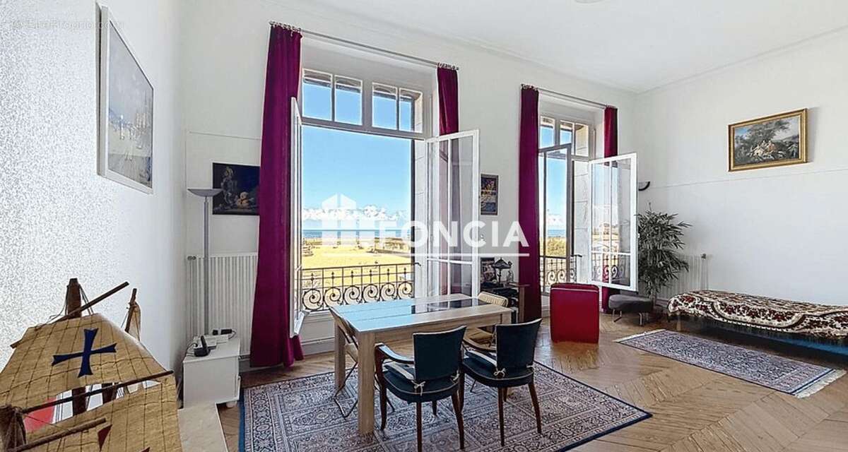 Trouville-sur-mer - appartement d'exception face à la mer - photo 3
