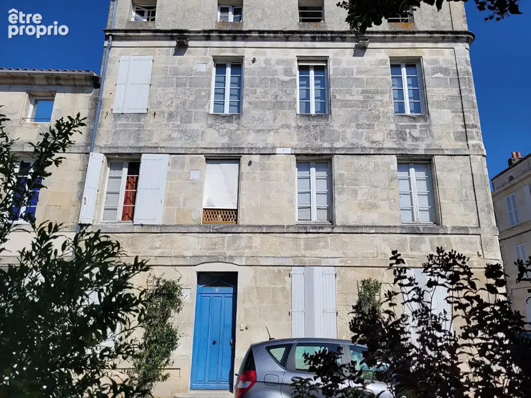 ROCHEFORT centre ville - au 3ème un appartement  de 40 m²  de type 3  avec 2 salles d'eau et 2 WC - photo 18
