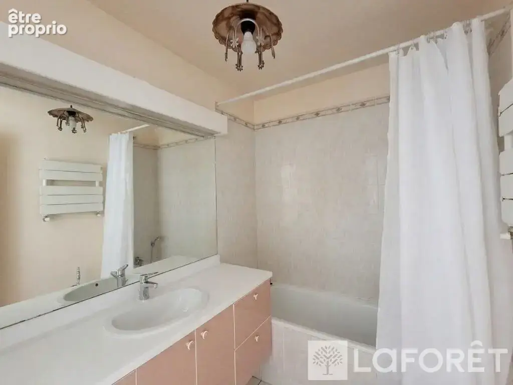 HYERES CENTRE - Appartement 3 chambres 87m2 - terrasses, garage, cave - photo 7
