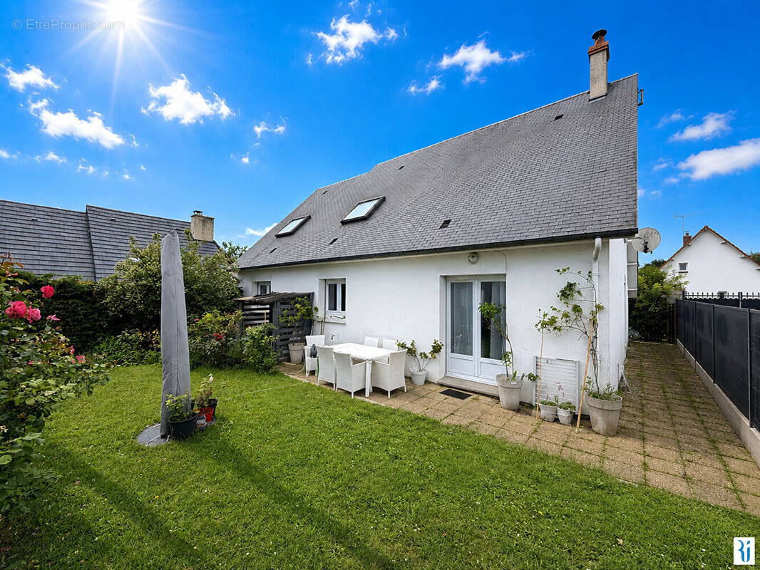 Maison à LE MESNIL-ESNARD