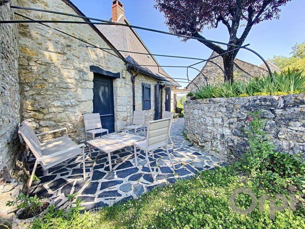 Maison à CONDAT-SUR-VEZERE