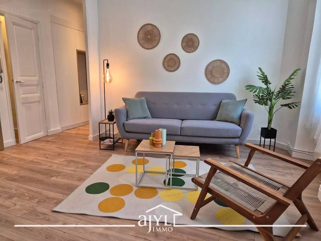 Appartement à MARSEILLE-6E