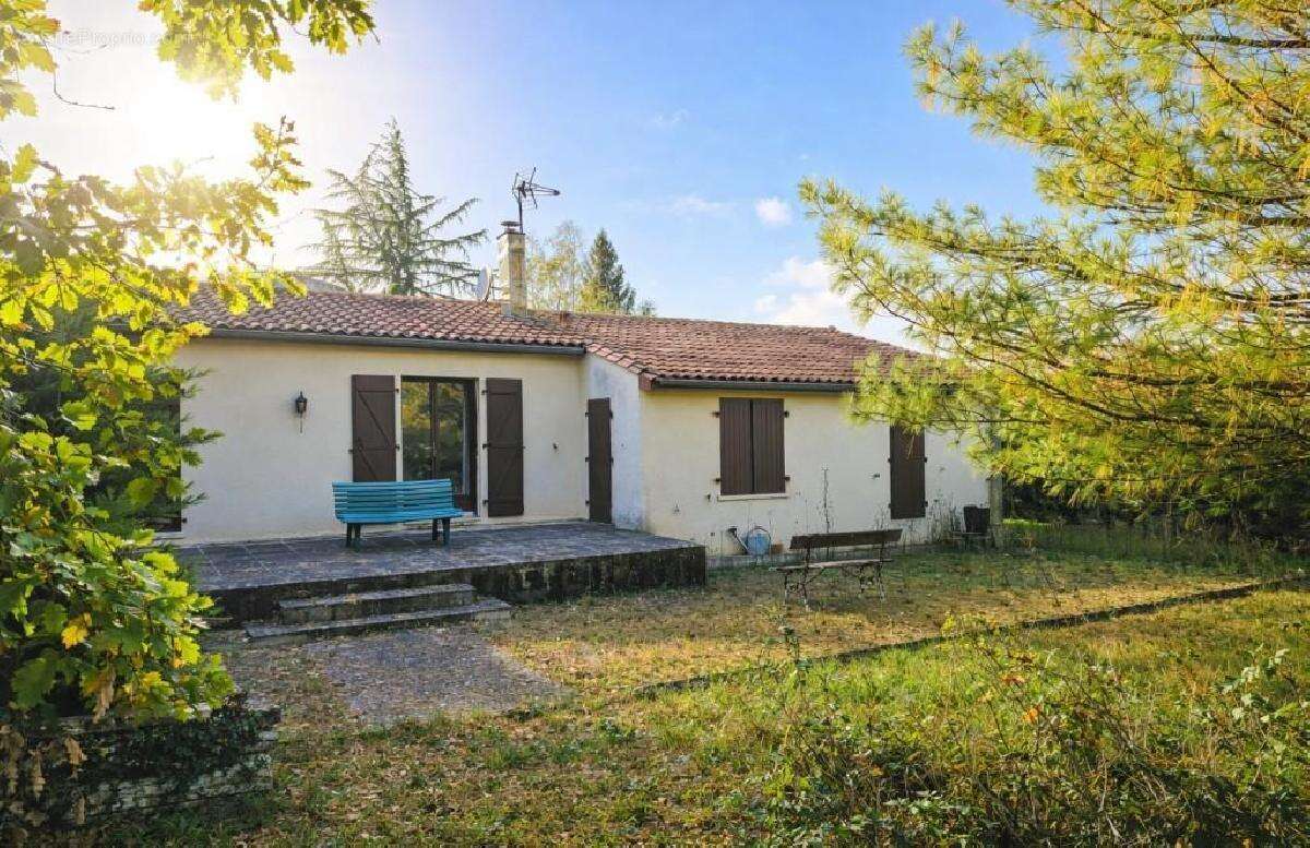 Maison à VERTEUIL-SUR-CHARENTE