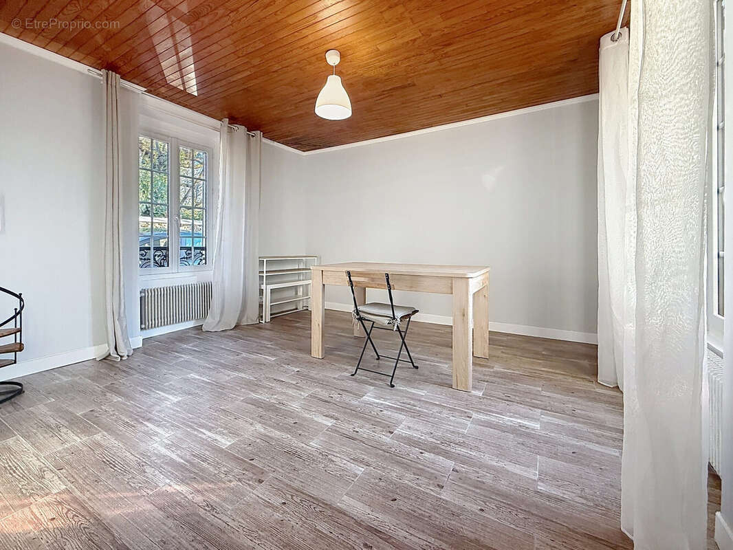 Appartement à NEUILLY-PLAISANCE