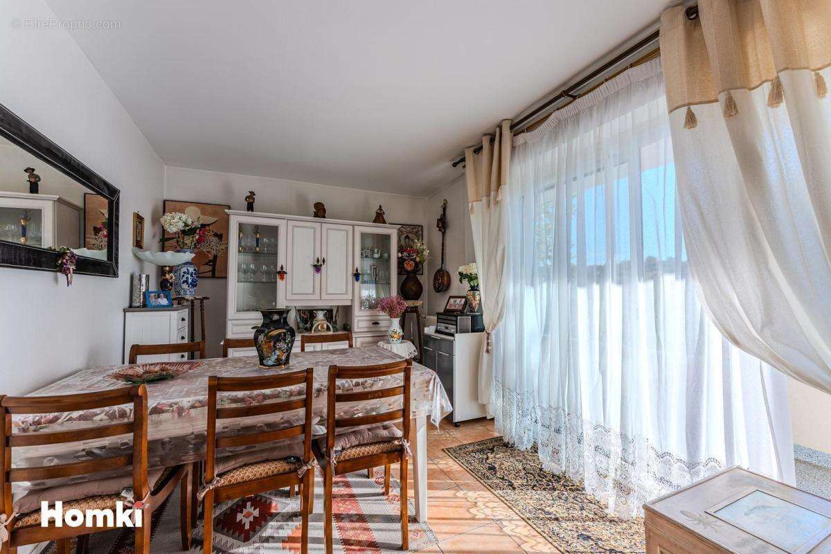 Appartement T3 de 55 m2 à Arcachon 33120, Rue Molière - photo 3